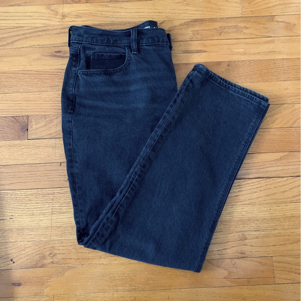Old Navy Mid to High Rise Black Slouchy Straight Jeans with Button-Fly size 8